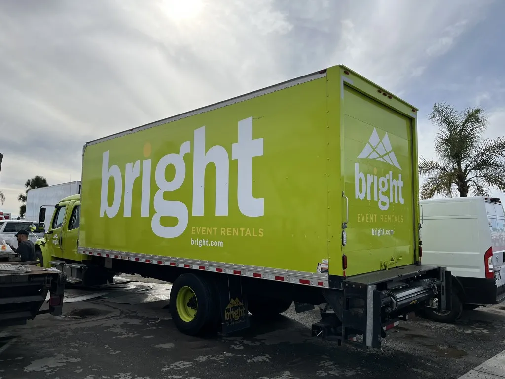 Side panel repair on a commercial truck body