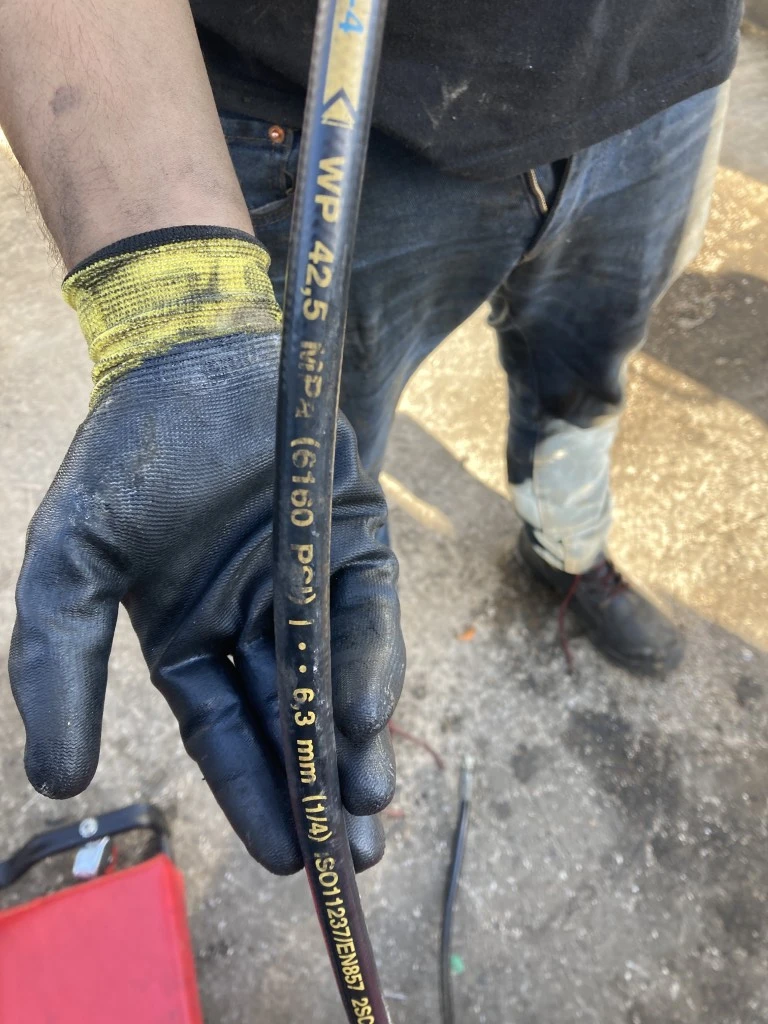 Hydraulic hose repair and fabrication for a commercial liftgate in San Diego